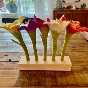 Lovevery Felt Flowers in a Row Montessori toy